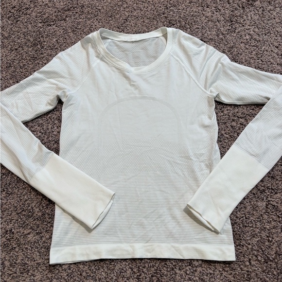 lululemon athletica Tops - Lululemon Swiftly Tech Long Sleeve 2.0 *Race Length size 4